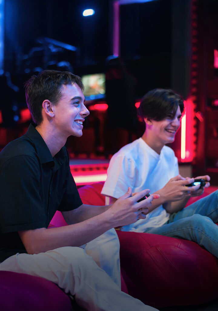 高いパフォーマンスと没入感のあるビジュアルを求めるプレーヤーのためのゲーミング製品