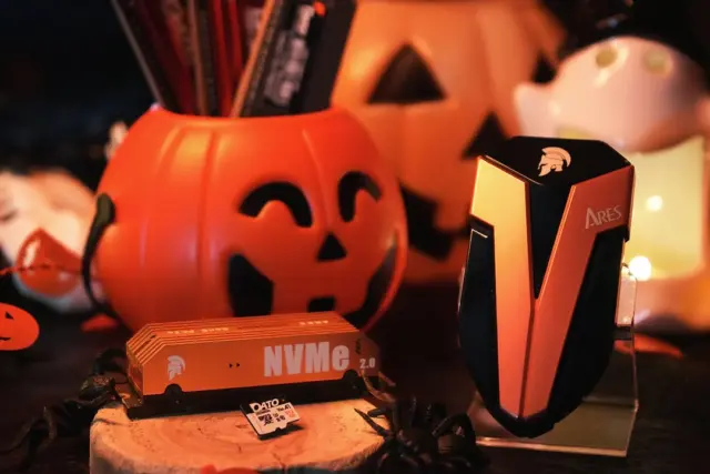 Ready for your Halloween party? 👻🎃
Whether it’s saving memories or storing epic games, we’ve got your back with the ultimate storage lineup!

🍬Amber Shield Portable SSD — IP67 waterproof and dustproof protection
🍬microSD Lightning UHS-II V60 — Capture every thrilling moment in high speed
🍬AETHON Gen5x4 SSD — Aluminum heatsink for extreme performance
 
This Halloween, treat yourself to more than candy—get storage surprises too! 🕷🕸️

#Halloween #AmberShield #ssd #microsd #Datotek #halloween2025