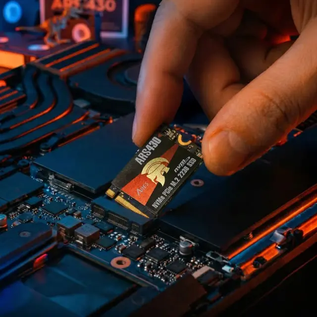 🎮 Game Faster, Win Every Battle!
The ARS430 M.2 2230 NVMe PCIe Gen4x4 SSD,powers up your ROG Ally, Steam Deck, Ultrabook, and more with blazing 5000 MB/s speeds.
💾 Compact yet up to 2TB storage, perfect for lightning-fast load times and heavy gaming libraries.
❄️ Aluminum heatsink + Thermal Throttling keep your SSD cool and stable during intense gaming sessions.

#SteamDeck #SSD #gaming #PCIeGen4 #gamer #ROGAlly #Datotek