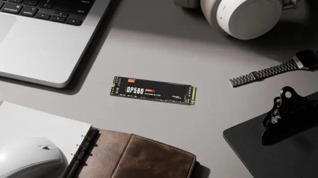 Are you ready for the ultimate speed of the DATO DP580? 🖌️Whether you're creating, editing, or rendering, the DATO DP580 delivers blazing-fast 9,300 MB/s read and 7,900 MB/s write speeds to keep your creativity flowing. Let’s go! 🤟#gen5 #creator #AAA #SSD #AI #3D #Datotek