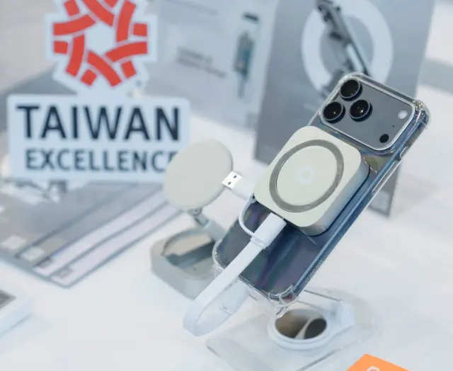 【COMPUTEX 2026 Highlights | DATOTEK at the Taiwan Excellence Pavilion🤩】Thank you to everyone who visited DATOTEK at the Taiwan Excellence Pavilion!🫶We were proud to showcase our Taiwan Excellence Award-winning innovations—ARES Q4+ and Quantum—alongside our latest AI-powered storage solutions. 🏆✨It was great connecting with visitors from around the world. Thank you for being part of our COMPUTEX 2026 journey! 🤝#TaiwanExcellence #COMPUTEX2026 #AIStorage #AIpssd #Datotek