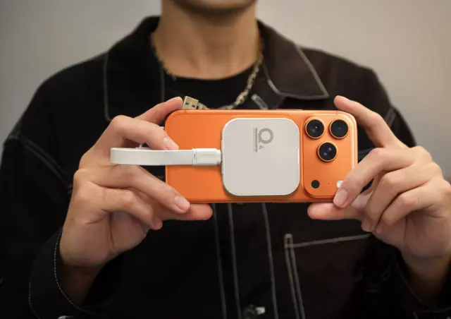 📸Snap. Store. Create. Instantly.
 
💡Experience the power of the ARES Q4 MagSafe Portable SSD — ultra-fast USB4 Gen3x2 performance up to 4,000/3,600 MB/s in a sleek, magnetic design. Snap it onto your iPhone 17 Pro to record smooth 4K ProRes HDR videos directly, with seamless compatibility across iPhone, Mac, iPad, and more.
 
#iPhone17 #iPhone17ProMax #iPhone17Pro  #MagSafe #USB4 #PortableSSD #4KProRes #Creator #Datotek #ARESQ4