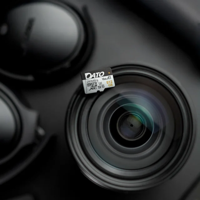📸Capture. Create. Game. Anywhere!

Experience next-level performance with our V60-rated memory card — delivering up to 280MB/s read and 180MB/s write speeds for ultra-smooth 4K video recording. Perfect for content creators and gamers on the go, it works seamlessly with professional cameras, gaming consoles, and both UHS-II & UHS-I devices. Plus, with A1-rated app performance, enjoy faster launches and smoother multitasking across your favorite apps.

👇 Ready to power your creativity and play?
https://www.amazon.com/Lightning/dp/B0FJ1F7XPP

#Datotek  #MicroSDXC  #storagesolutions