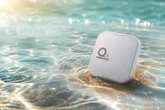 陽光、波光粼粼的海浪，還有你最愛的精彩內容，隨時隨地享受。 🌊✨ARES Q3 便攜式 MagSafe SSD——你夏日冒險的時尚小巧的收納伴侶。輕鬆吸附，輕裝出行，無論去往何處，都能攜帶你的照片、影片、遊戲和文件。 💾⚠️ARES Q3 不防水防塵。請遠離沙子、水濺、海水和海洋。盡情享受海灘美景—但別讓你的 SSD 遠離陸地！ 😉#ares #portablessd #magsafessd #portablestorage #datotek
