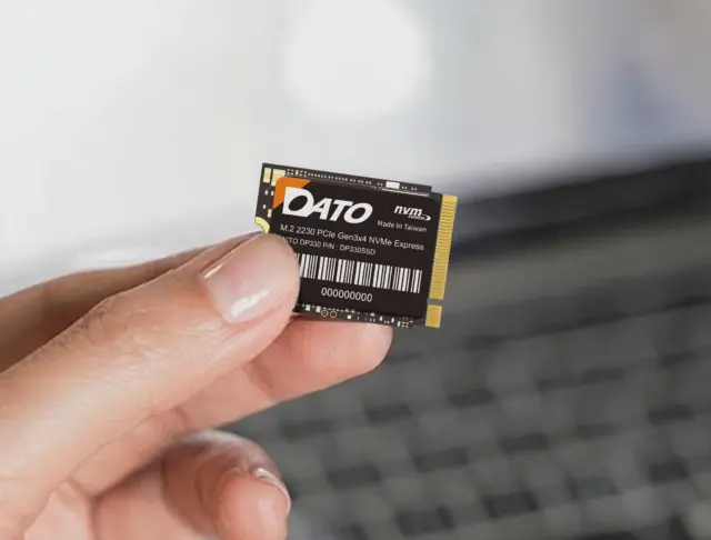 Level up your laptop and handheld console—because waiting on load screens is so last season. The 2230 SSD keeps everything fast, smooth, and ready to go. ⚡#DP330 #PCIe #gaming #pcbuilding #SSD #Datotek #Steamdeck