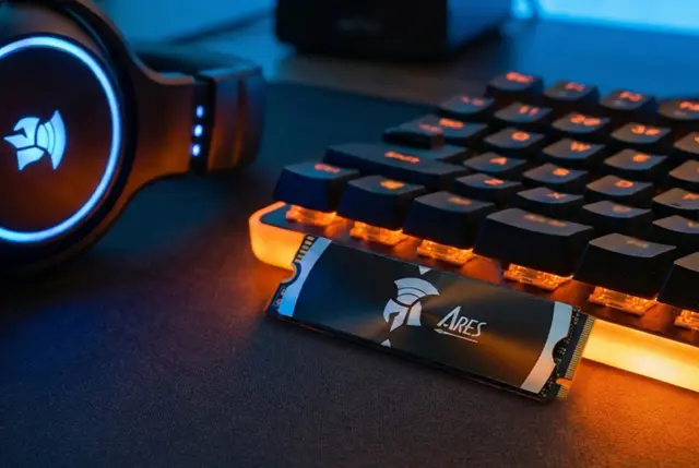 🎮 Activate your ultimate buff.
Ares Dark Sword Lite Gen4 SSD boosts your system with blazing speed up to 7200MB/s and a refined heatsink for efficient cooling ⚡
✨ Keeping your gameplay smooth and your workflow fast when every second counts.

#PCIeGen4 #SSD #pc #NVMeSSD #GamingPC #ai #DATOTEK