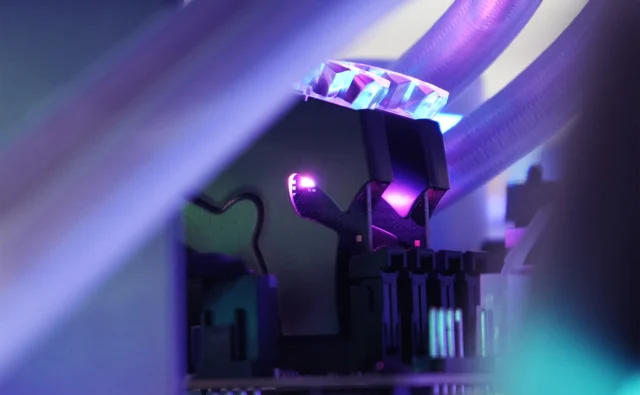 ARES ARMOR-LITE RGB Gaming Memory comes with a diamond-cut RGB light bar that glows in dazzling blue-violet hues. 💙💜Transform your build into a radiant masterpiece—adding a unique touch of style to both your.

#armorlite #rgbsetup #pcbuild #gaming #DDR5 #RGB #Datotek